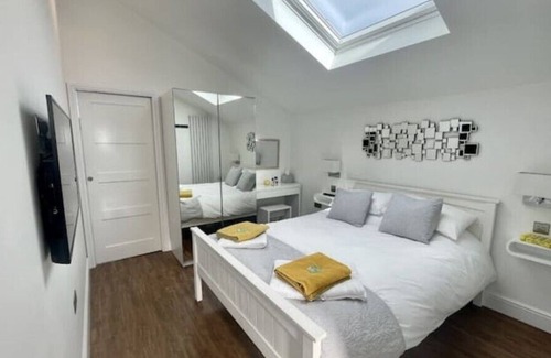 Holland-On-Sea House | Little Gem with private hot tub