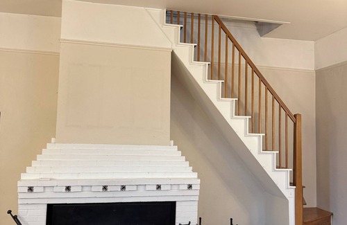 Granville South House | Little Getaway In Granville