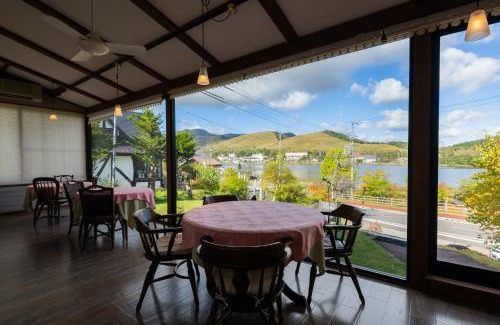 Shirakabako Bed & Breakfast | Little Grebe