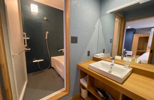 Shirakabako Bed & Breakfast | Little Grebe