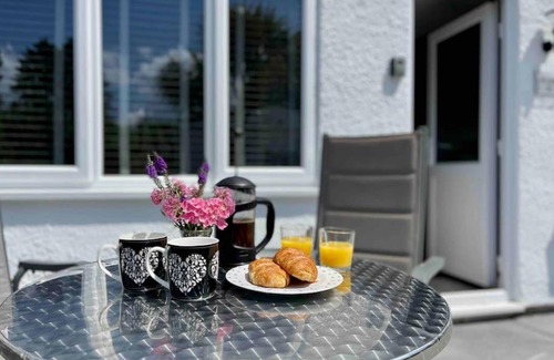 Galmpton Ski Chalet | Little Greenway Holiday Bungalow