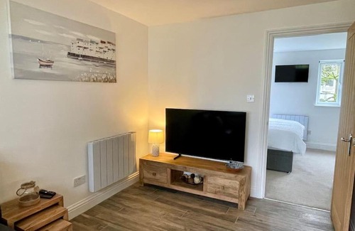 Galmpton Ski Chalet | Little Greenway Holiday Bungalow