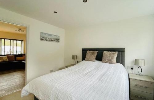 Galmpton Ski Chalet | Little Greenway Holiday Bungalow