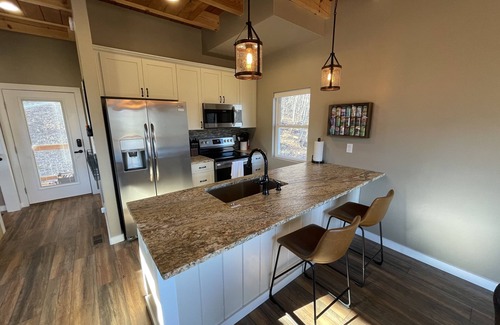 Candler Cabin | Little Hickory Top - Mountain Side Modern Cabin