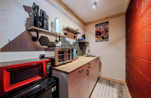 Kanab Apartment | Little Hollywood Hideout - A Movie Theater Experience