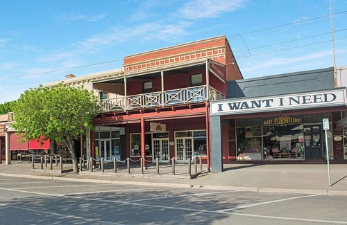 Echuca Apartment | Little Hopwood Apartment 1