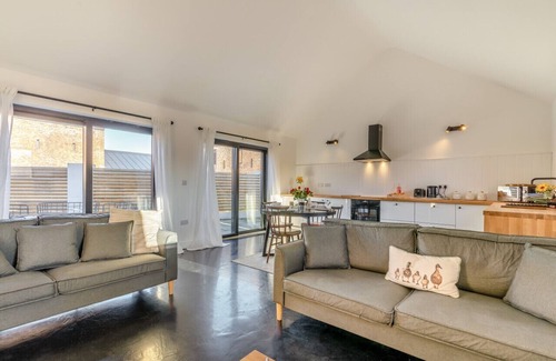 Hoylandswaine House | Little House Barn - Two Bedroom House, Sleeps 4
