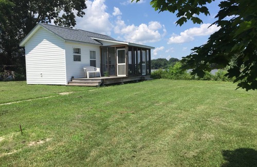 Rock Point Cottage | Little House by the Water -1 room house in a quietly beautiful rural setting.