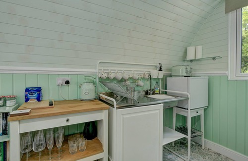 Watchet Apartment | Little House in the Big Woods, Brendon Hill