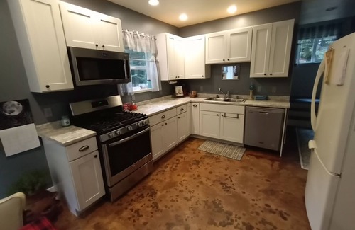 Sandpoint Cabin | Little house in the woods, close to the lake,town and mountain.