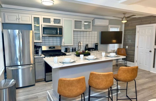 Ohio City Apartment | Little House on 47th