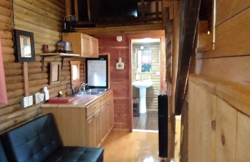 Robbinsville Cabin | Little house on the Prairie on US 129 the DRAGON 🐲 4 hammocks,firepit-grill :)