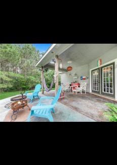 Livingston House | Little House on the Corner