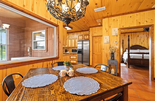 Carthage Cabin | Little House on the Pond/Cozy Cabin near Carthage w/Fishing and Wildlife