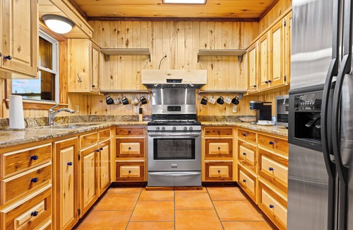 Carthage Cabin | Little House on the Pond/Cozy Cabin near Carthage w/Fishing and Wildlife