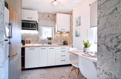 Zefiria Apartment | Little House On The Prairie