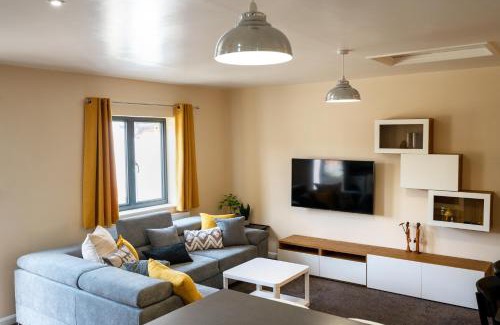 Acle House | LITTLE HOUSE - Perfect for exploring The Broads