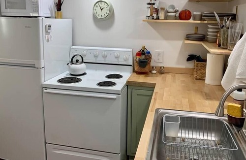 Helena House | Little House - Trails & Town 5 minute walk!