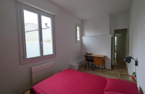 Nansouty-Saint-Genes House | Little house with small courtyard