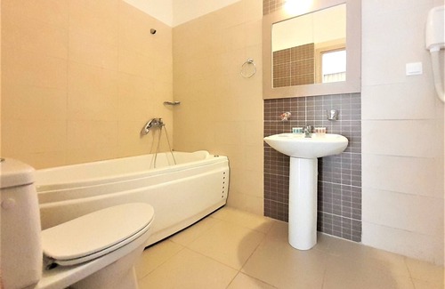 Kokinos Pirgos Hotel | Little Inn