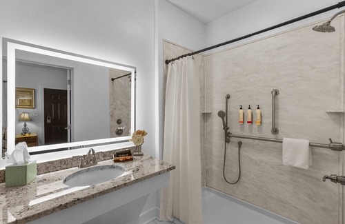 Washington House | Little Inn on Main 214 West Main Street