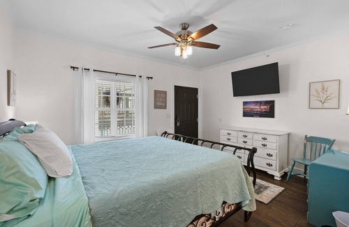 Washington Hotel | Little Inn on Main 214 West Main Street