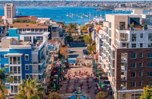 Little Italy Apartment | Little Italy Inn - Limited Service Apart Hotel