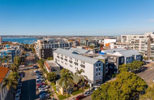 Little Italy Apartment | Little Italy Inn - Limited Service Apart Hotel