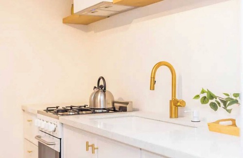 Little Italy House | Little Italy Studio: Downtown, Free Parking & More!