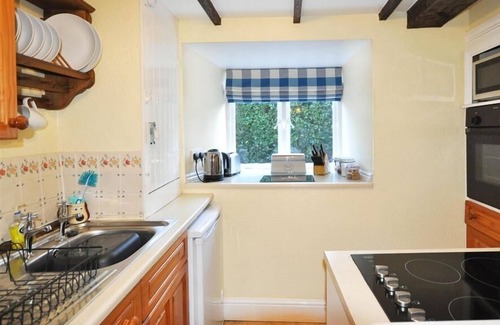 West Lulworth Cottage | LITTLE IVY, pet friendly, with a garden in West Lulworth
