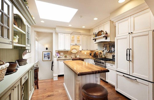 Aspen House | Little Jewel | Charming Private Home w/views Aspen Mountain & BBQ, 4 Blocks from the Gondola