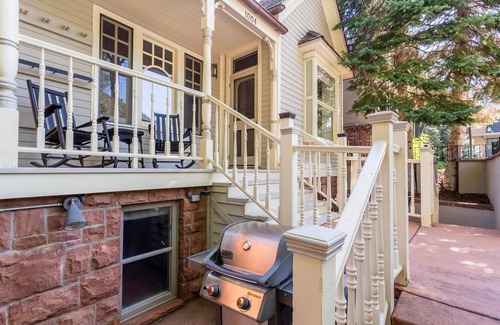 Aspen House | Little Jewel | Charming Private Home w/views Aspen Mountain & BBQ, 4 Blocks from the Gondola
