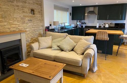 Ampney Crucis House | Little Kent End Cottage
