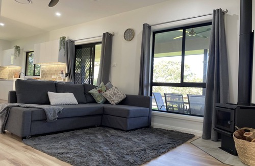 Thirlmere Cottage | Little Kingsley farmstay, cottage on a little farm 1hr from Sydney & Wollongong