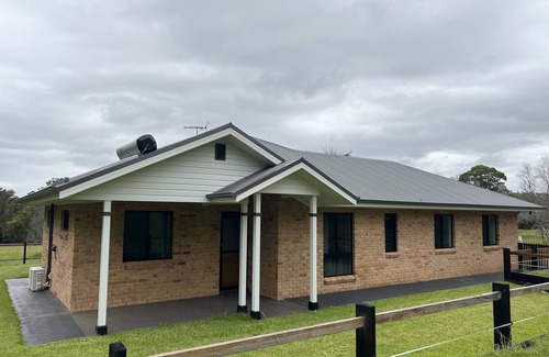 Thirlmere Cottage | Little Kingsley farmstay, cottage on a little farm 1hr from Sydney & Wollongong