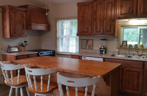 Chandler House | Little lake house/Fish cabin get away