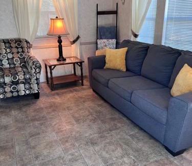 Salt Springs Resort | Little Lake Kerr-Maid