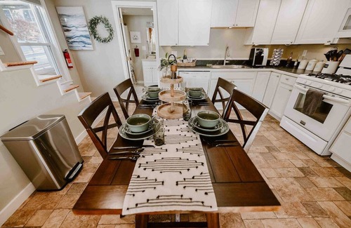 Winthrop House | Little Landing Cottage | Lakefront · Dock · Kayaks