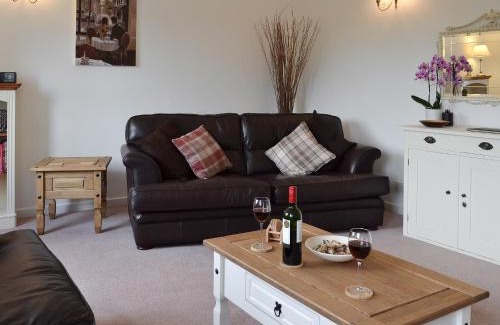 Findon House | Little Longmead