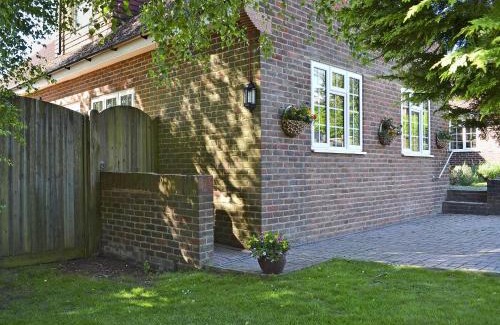 Findon House | Little Longmead