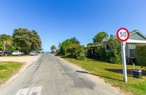 Tata Beach House | Little Nikau - Tata Beach Holiday Home
