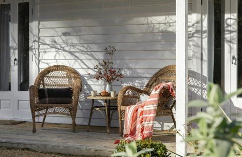 Cygnet House | Little Oak - Place to Relax and Create Memories