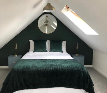 Llangwm Apartment | Little Oaks