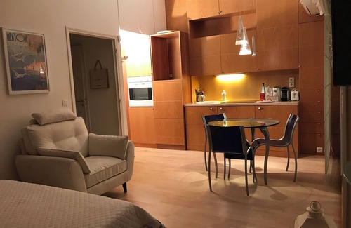 Alpes-Maritimes Apartment | Little Open Space, top floor, Wi-Fi, Air-Co, parking,