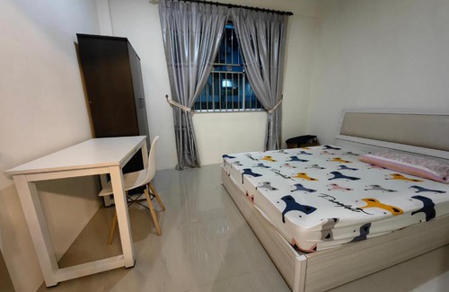 Bintulu House | Little Orange Homestay