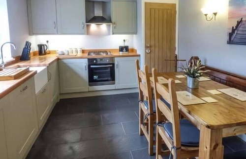 Longnor Cottage | LITTLE OWL BARN, romantic, character holiday cottage in Longnor