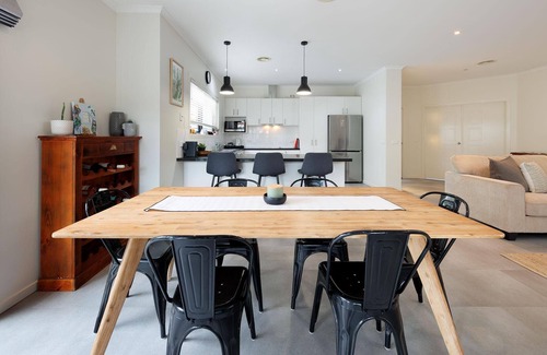 Albury House | Little Palace on Buckingham - Private and quiet two bedroom, two bathroom apartment