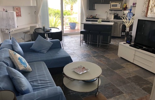 Cockburn Town House | Little paradise Sandy Point Bahamas