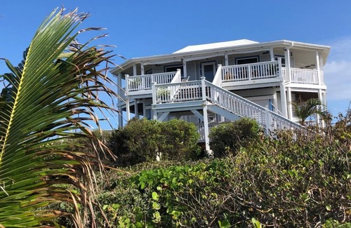 Cockburn Town House | Little paradise Sandy Point Bahamas