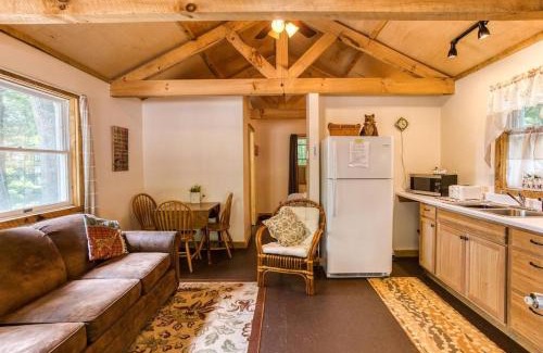 Oakland House | Little Piece of Heaven